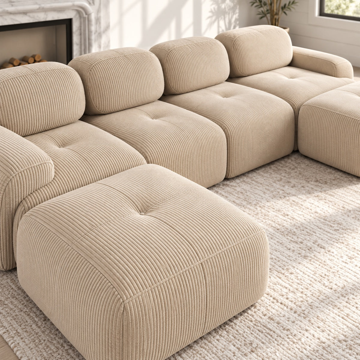 Canapé Grenade 4 places en velours côtelé beige avec 2 poufs, détail du tissu