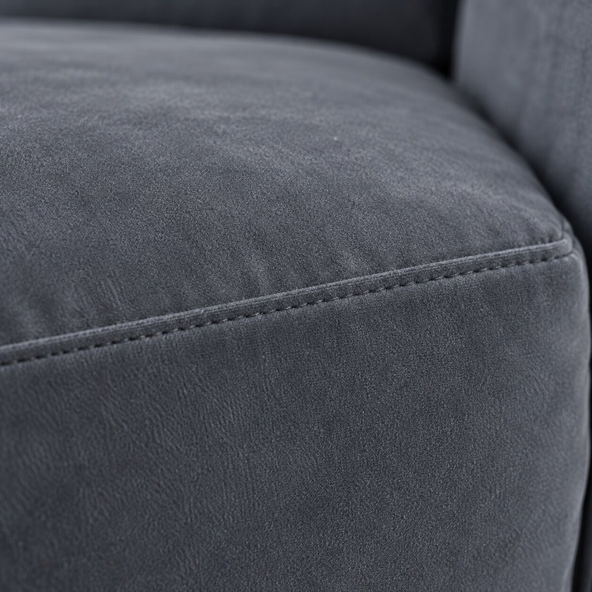 Canapé d'angle Setenil en velours gris ardoise, détail du tissu